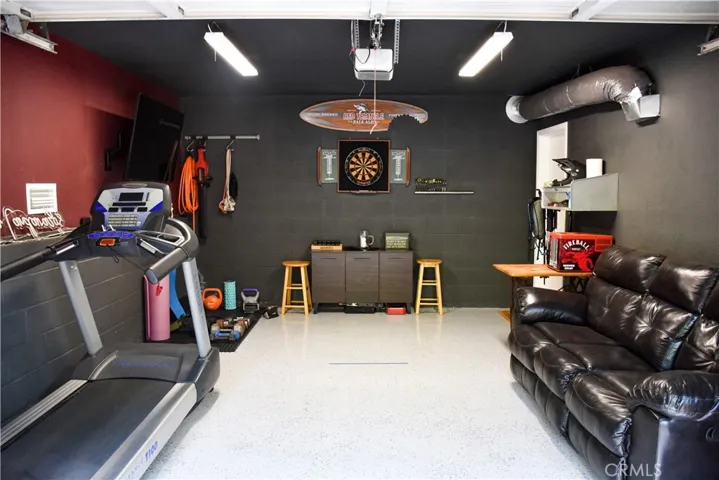 Garage space, gym, game room options