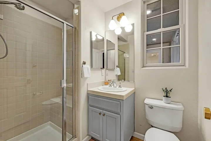 2428 Teal Ln, Alameda, California 94501