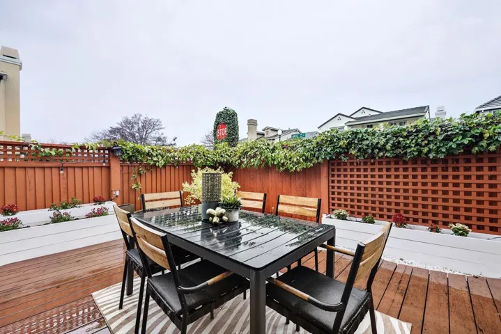 2428 Teal Ln, Alameda, California 94501