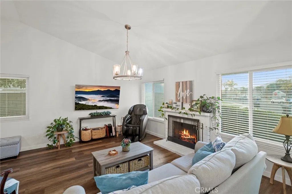 11262 Cullen Court, Riverside, California 92505 home-pic-3