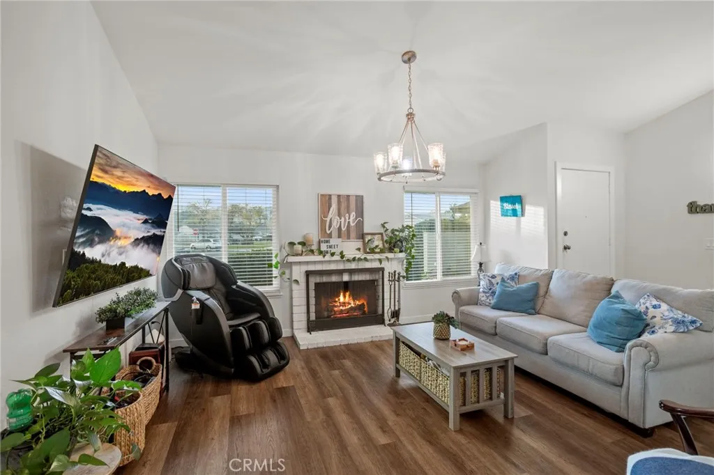 11262 Cullen Court, Riverside, California 92505 home-pic-4