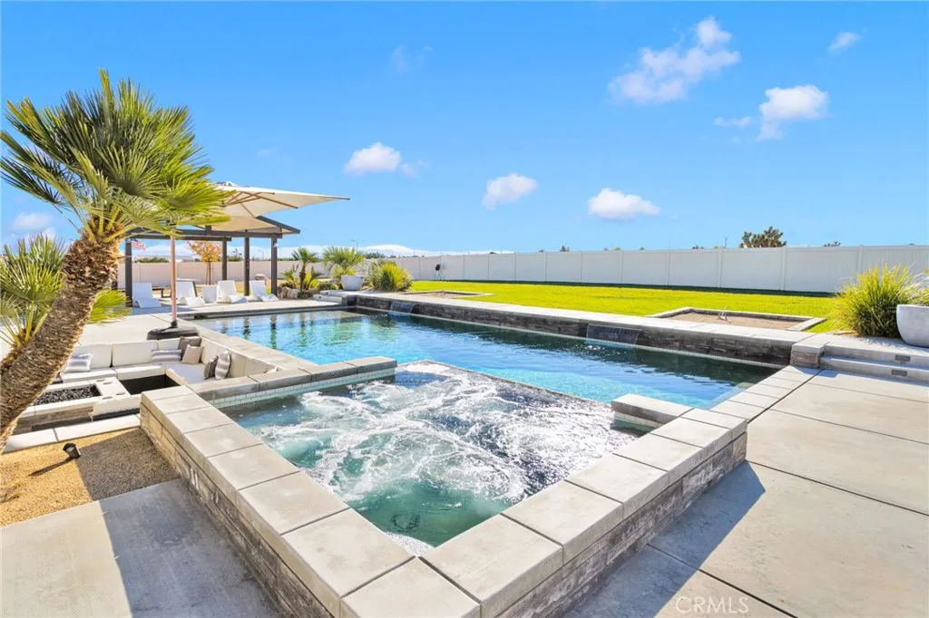 9817 Silver Palm, Oak Hills, California 92344 home-pic-48