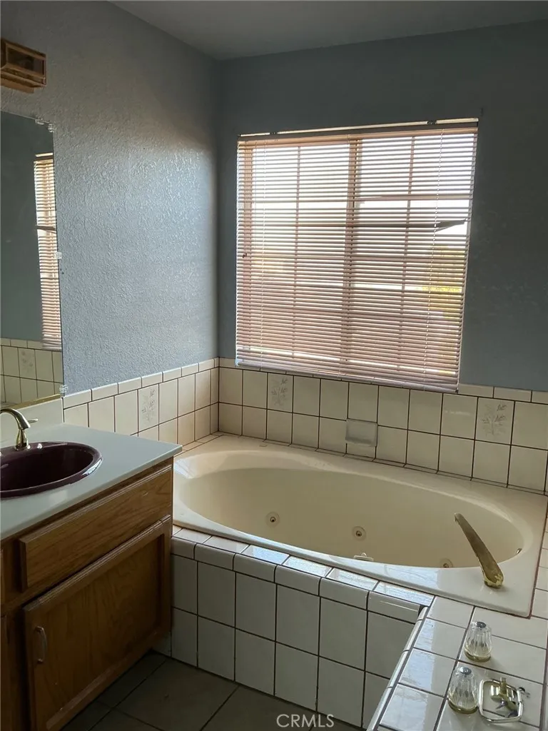 26795 Stirrup Lane, Helendale, California 92342 home-pic-15
