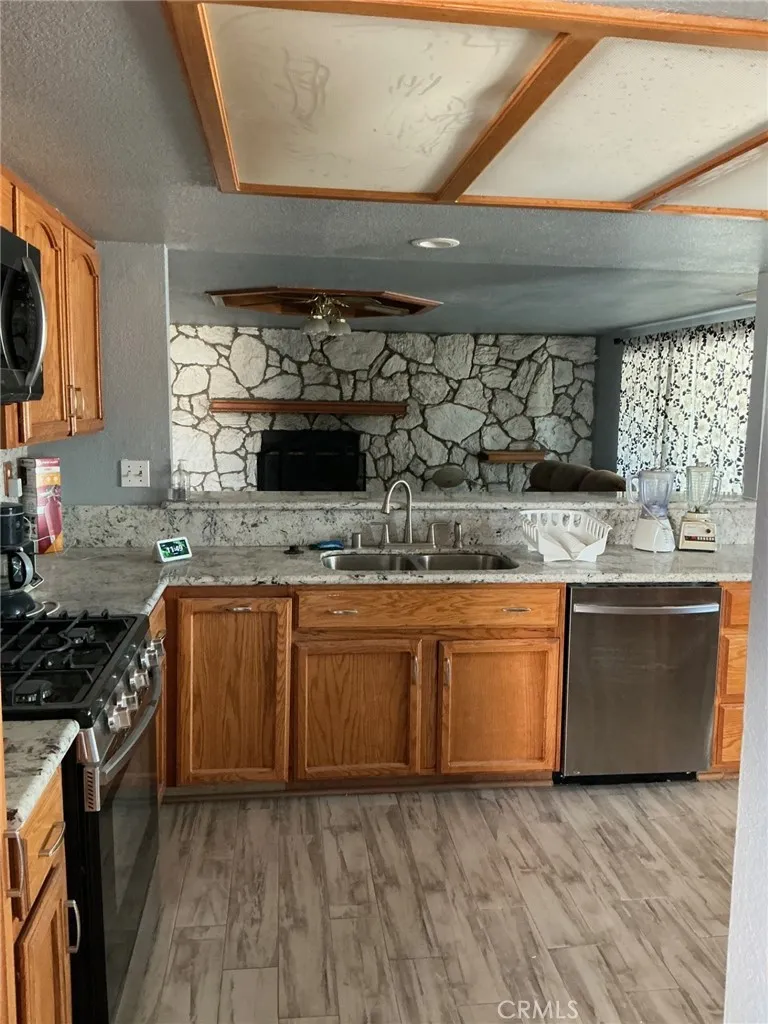 26795 Stirrup Lane, Helendale, California 92342 home-pic-7
