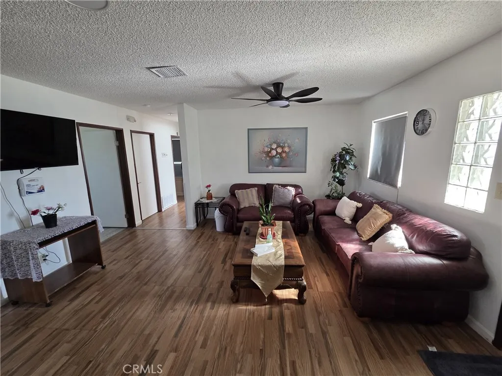 377 E Main, San Jacinto, California 92583 home-pic-3