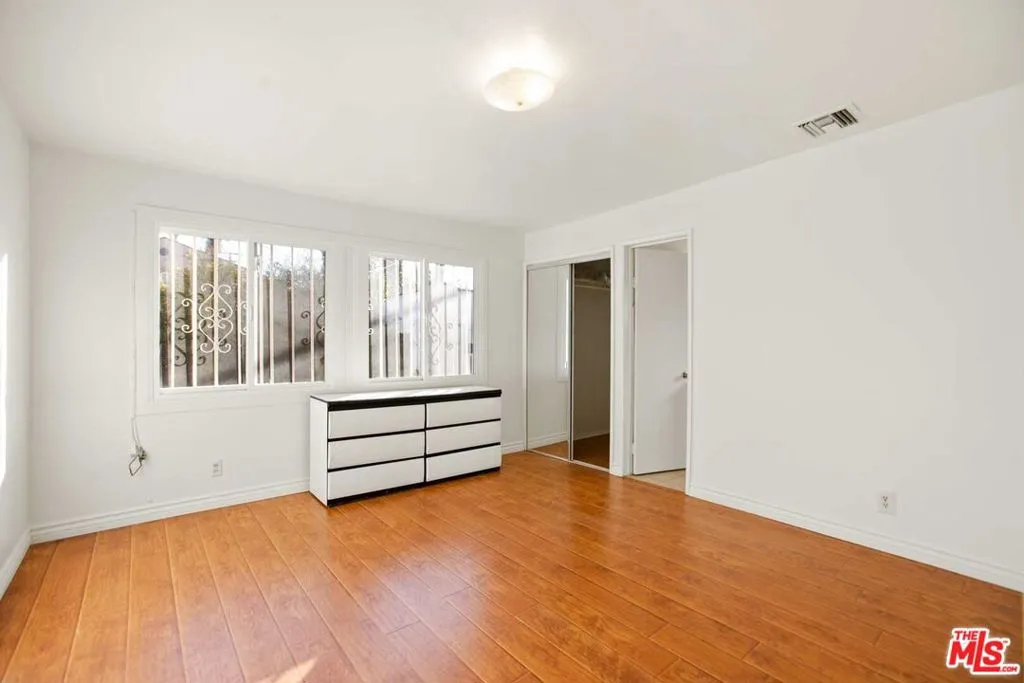 486 S Sherbourne Drive, Los Angeles, California 90048 home-pic-19