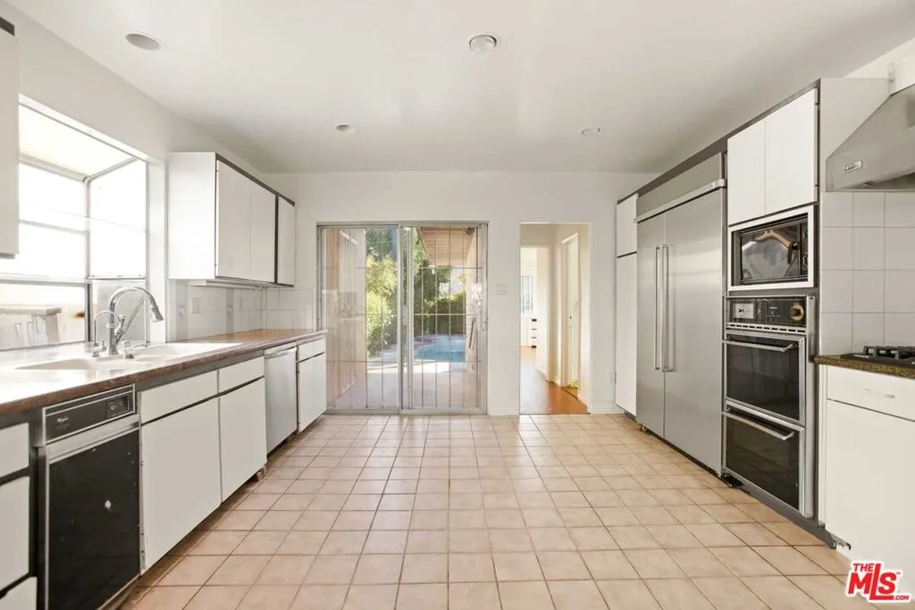 486 S Sherbourne Drive, Los Angeles, California 90048 home-pic-9