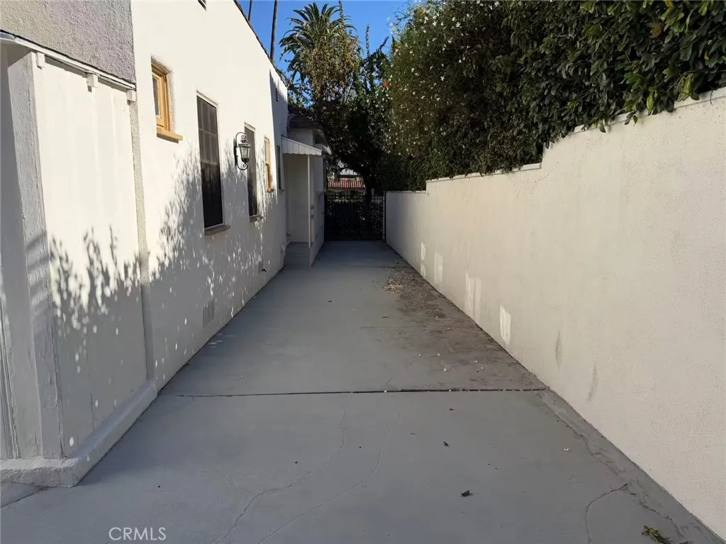 113 N Doheny, Beverly Hills, California 90211 home-pic-24