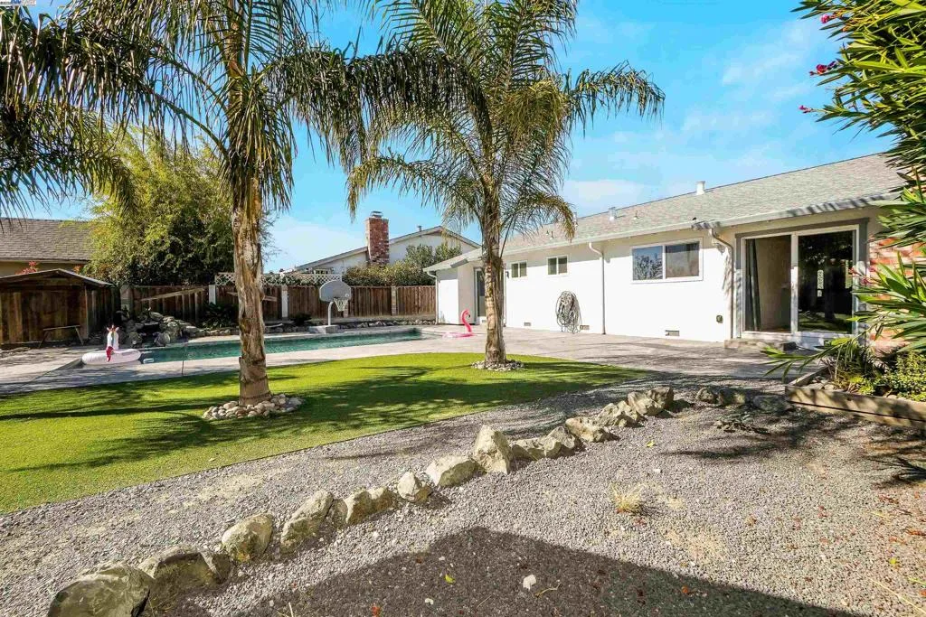 5 Terranova Dr, Antioch, California 94509 home-pic-39