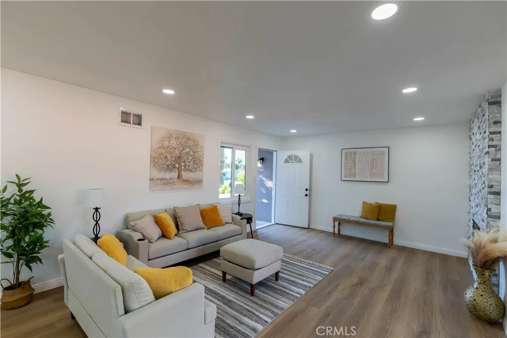 4065 Madrona, Riverside, California 92504 home-pic-2