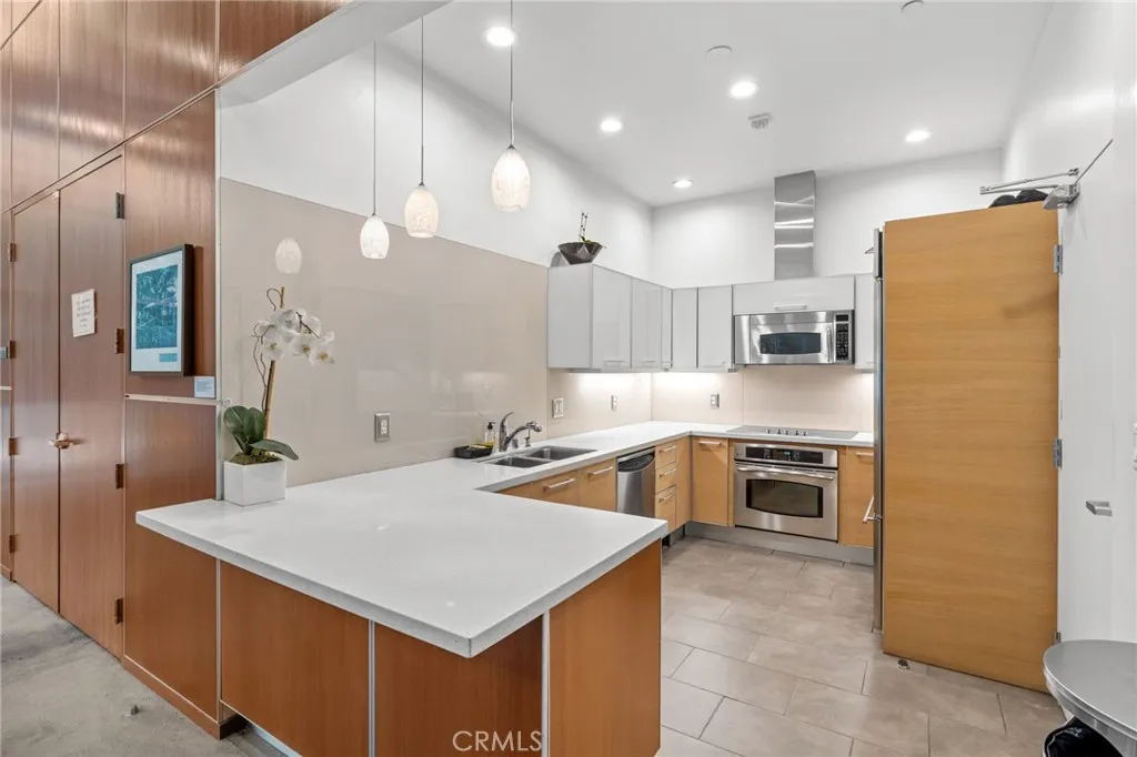 801 S Grand 1611, Los Angeles, California 90017 home-pic-15