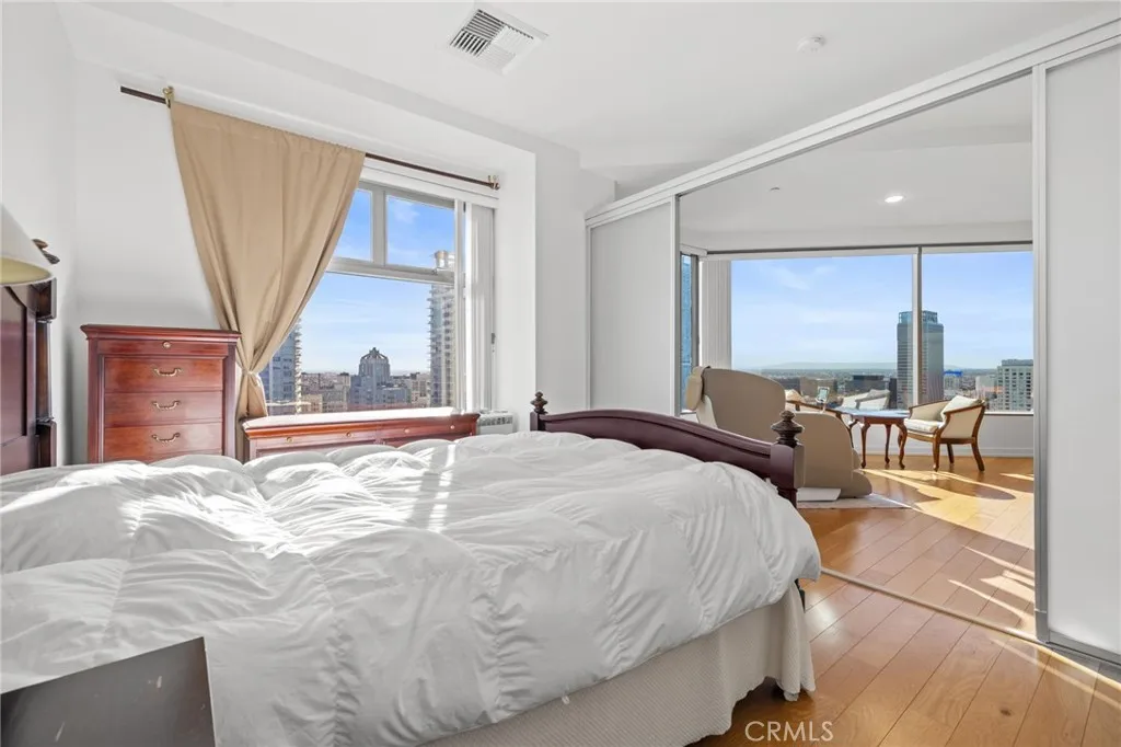 801 S Grand 1611, Los Angeles, California 90017 home-pic-8