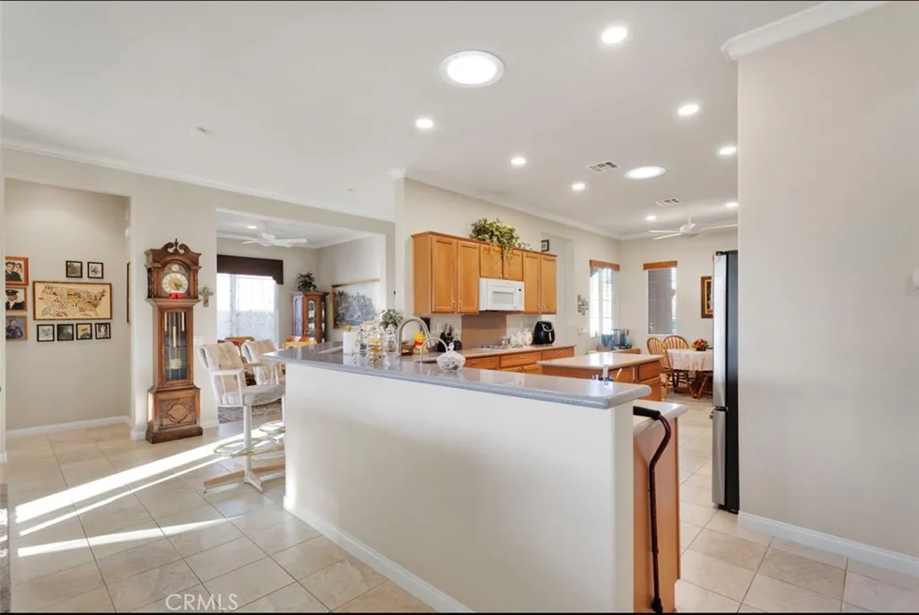 10266 Lakeshore, Apple Valley, California 92308 home-pic-6