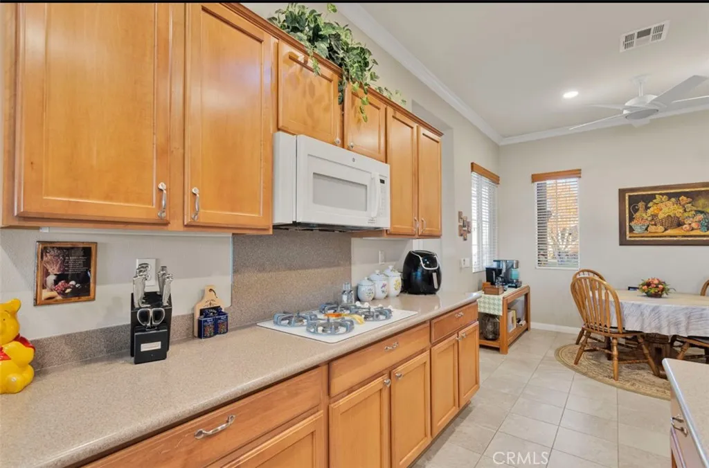 10266 Lakeshore, Apple Valley, California 92308 home-pic-9