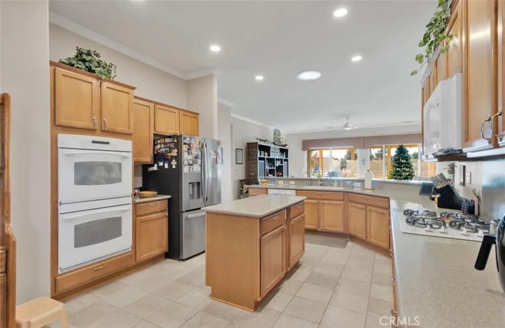 10266 Lakeshore, Apple Valley, California 92308 home-pic-7