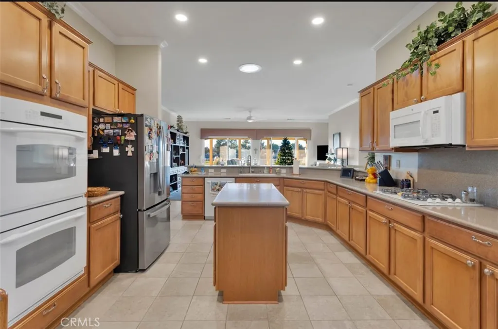 10266 Lakeshore, Apple Valley, California 92308 home-pic-8