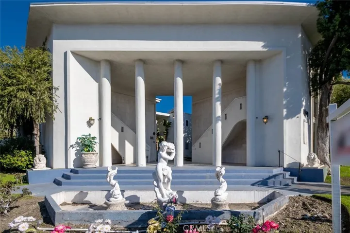 10749 New Haven Street 18, Sun Valley, California 91352