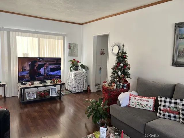 10749 New Haven Street 18, Sun Valley, California 91352