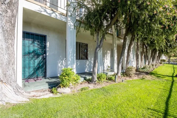 10749 New Haven Street 18, Sun Valley, California 91352
