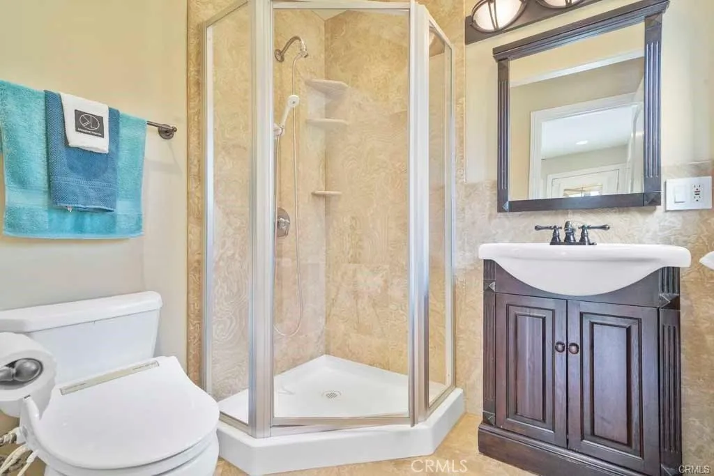 8542 Emerywood Drive, Buena Park, California 90621 home-pic-27