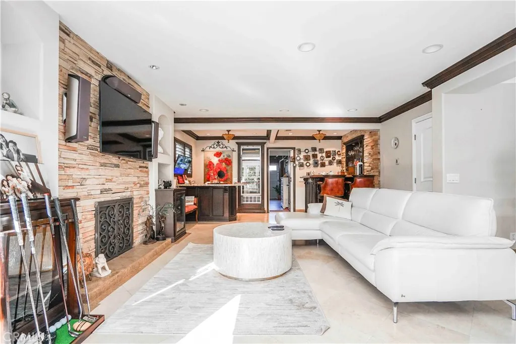 8542 Emerywood Drive, Buena Park, California 90621 home-pic-26