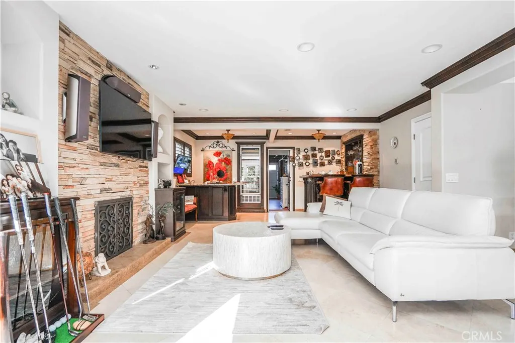 8542 Emerywood Drive, Buena Park, California 90621 home-pic-20