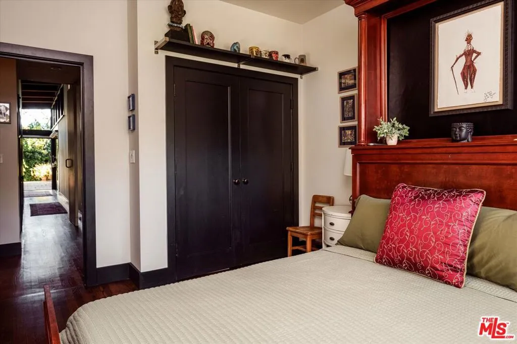 4244 Bluebell Avenue, Studio City, California 91604 home-pic-12