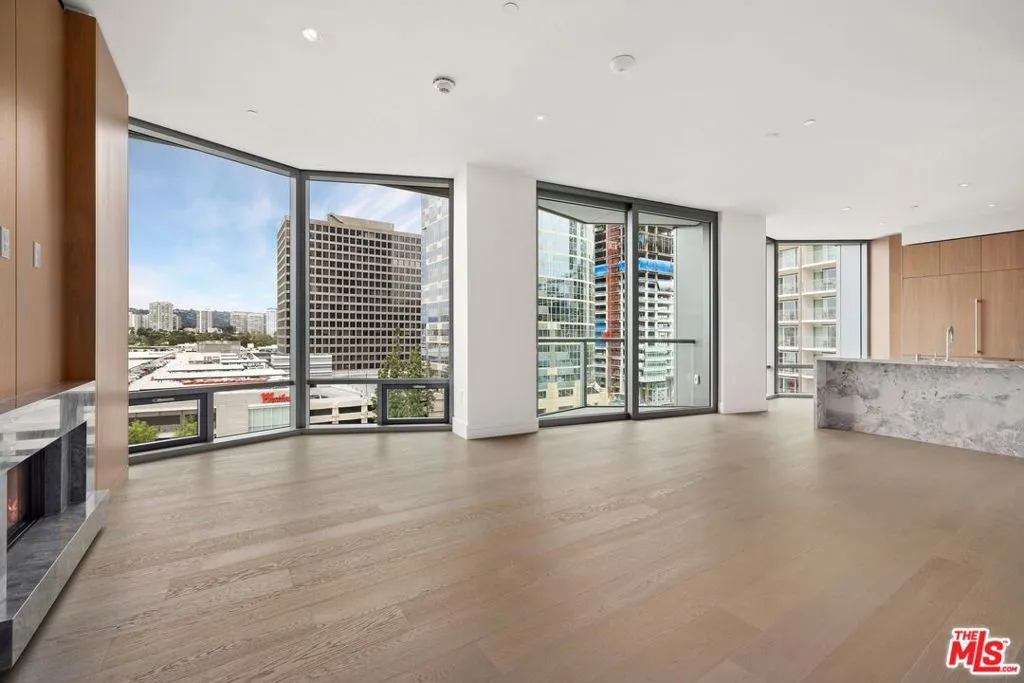 211 W Elm Court 6e, Los Angeles, California 90067 home-pic-0