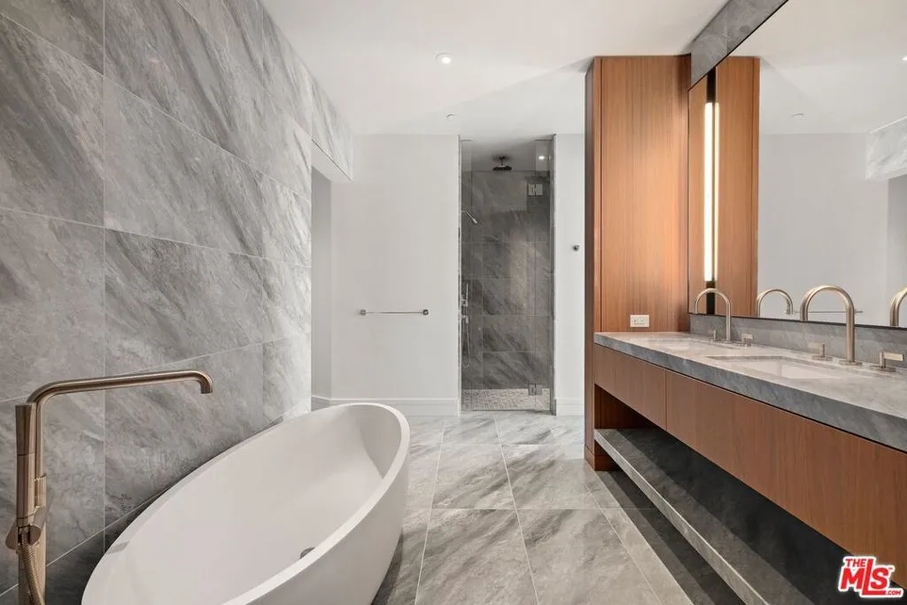 211 W Elm Court 6e, Los Angeles, California 90067 home-pic-4
