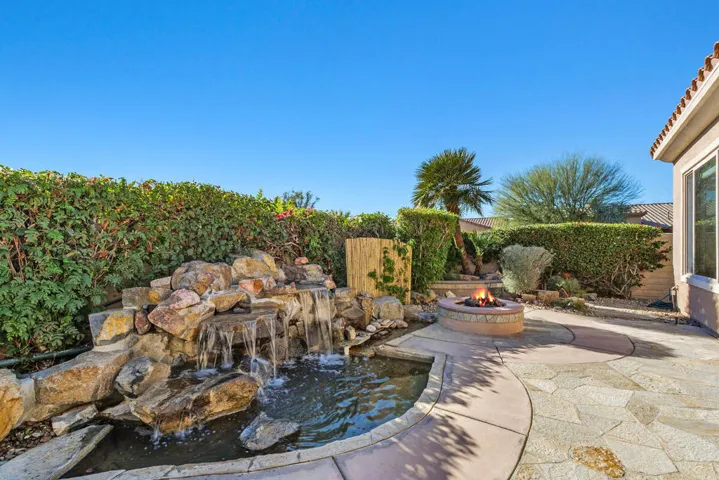 Large Fountain