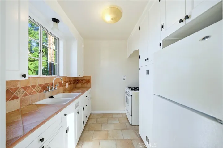 Apartment Kitchen