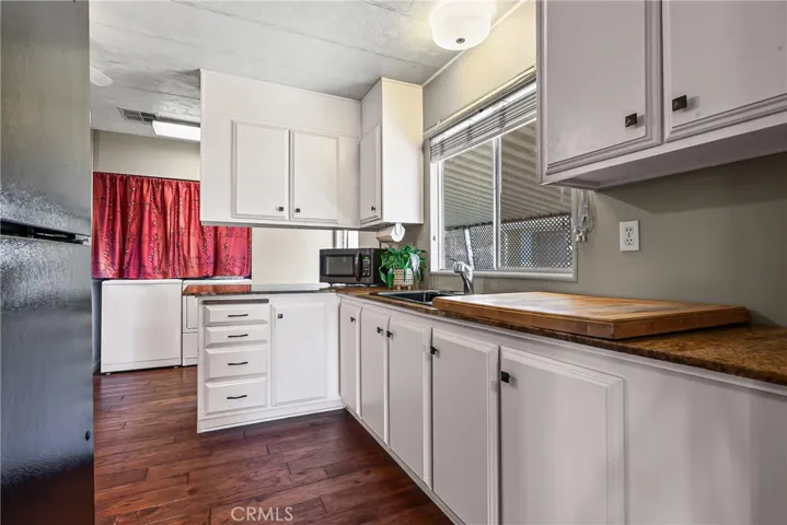 Plenty of counter space
