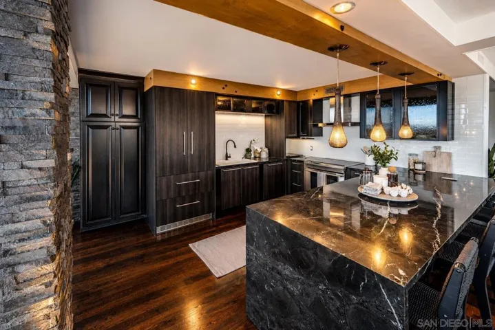 1710 Avenida Del Mundo 708, Coronado, California 92118