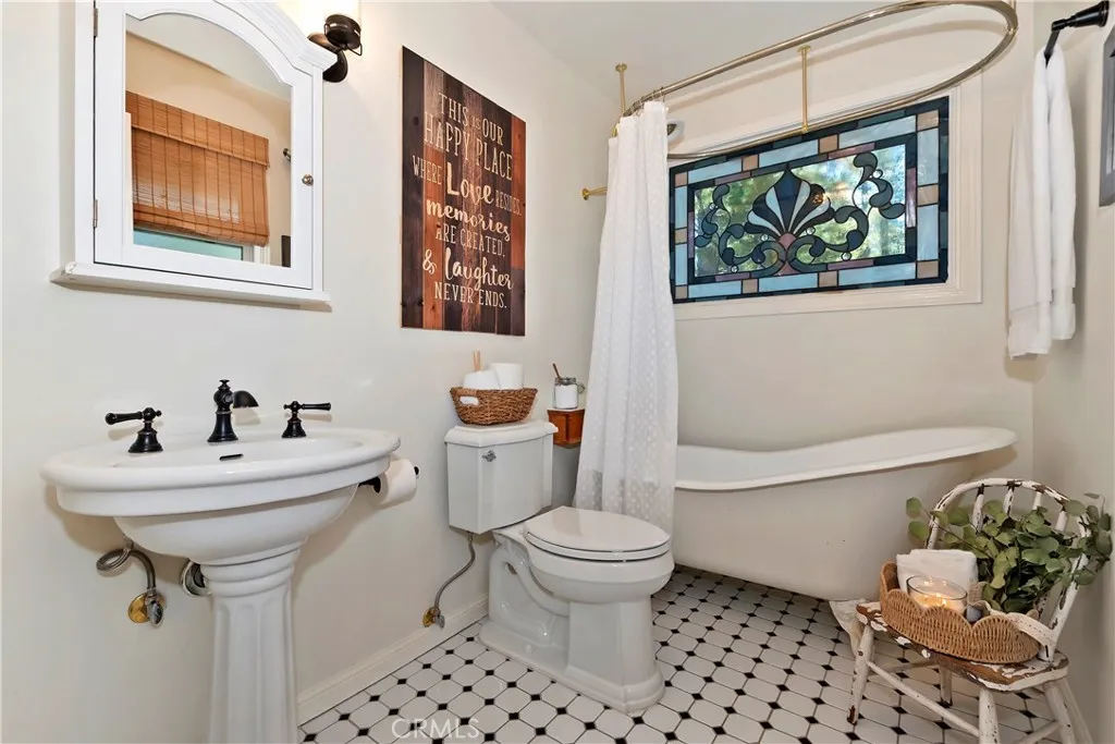 457 Woodside, Big Bear City, California 92314 home-pic-44