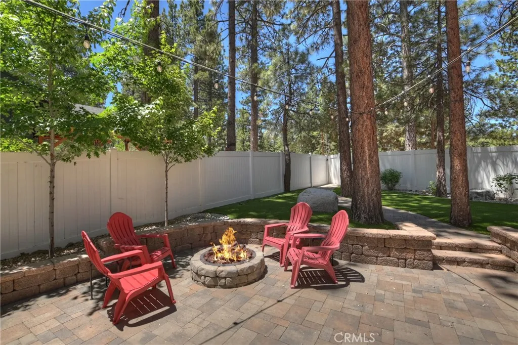457 Woodside, Big Bear City, California 92314 home-pic-23