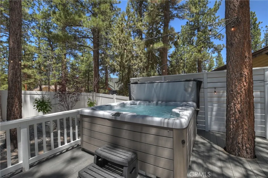 457 Woodside, Big Bear City, California 92314 home-pic-11