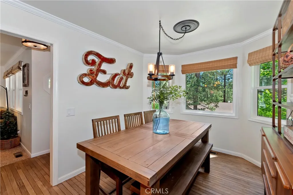 457 Woodside, Big Bear City, California 92314 home-pic-32