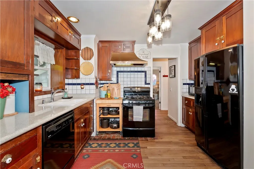 457 Woodside, Big Bear City, California 92314 home-pic-35