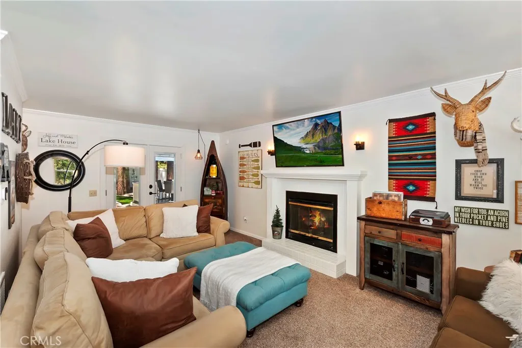 457 Woodside, Big Bear City, California 92314 home-pic-26