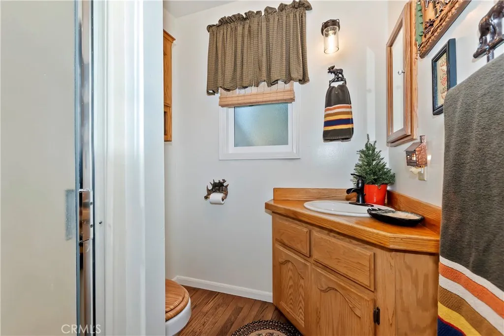 457 Woodside, Big Bear City, California 92314 home-pic-38