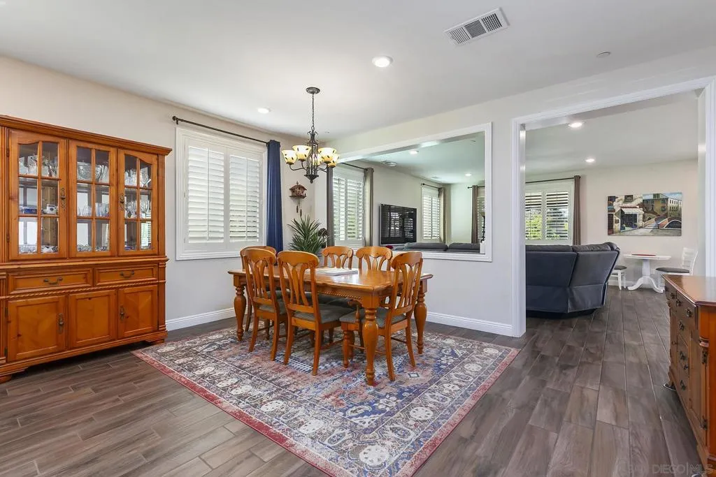 2025 Campo Verde Ct, Escondido, California 92026 home-pic-18