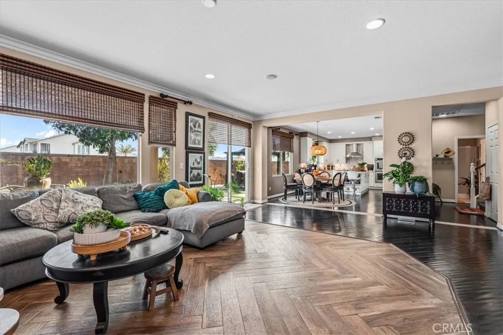 7056 Calina, Eastvale, California 92880 home-pic-13