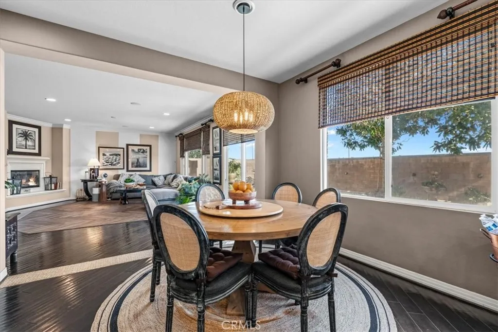 7056 Calina, Eastvale, California 92880 home-pic-15