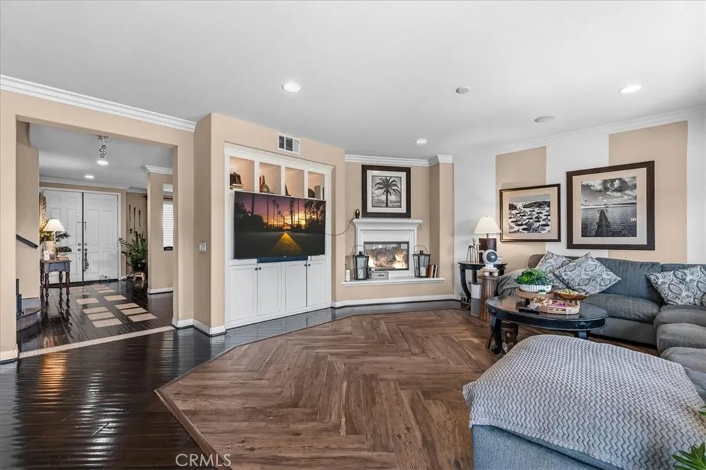 7056 Calina, Eastvale, California 92880 home-pic-12
