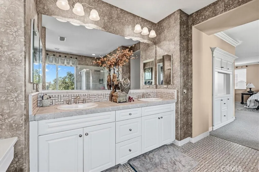 7056 Calina, Eastvale, California 92880 home-pic-24