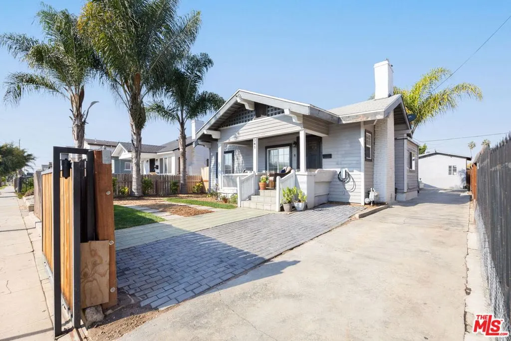 341 E 64th Street, Los Angeles, California 90003 home-pic-1