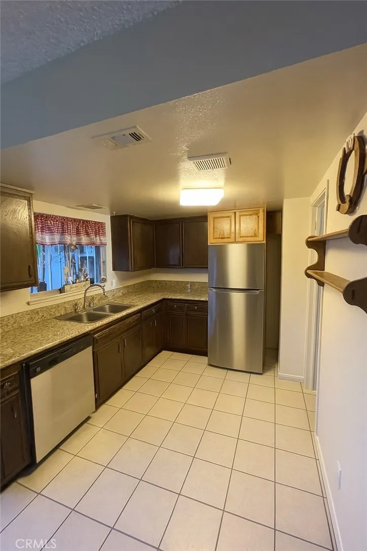 3600 Mountain, San Bernardino, California 92404 home-pic-1