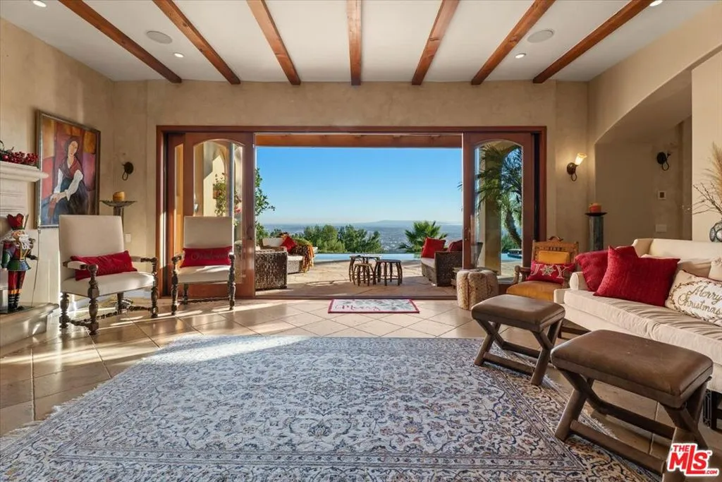 1740 Carla, Beverly Hills, California 90210 home-pic-7