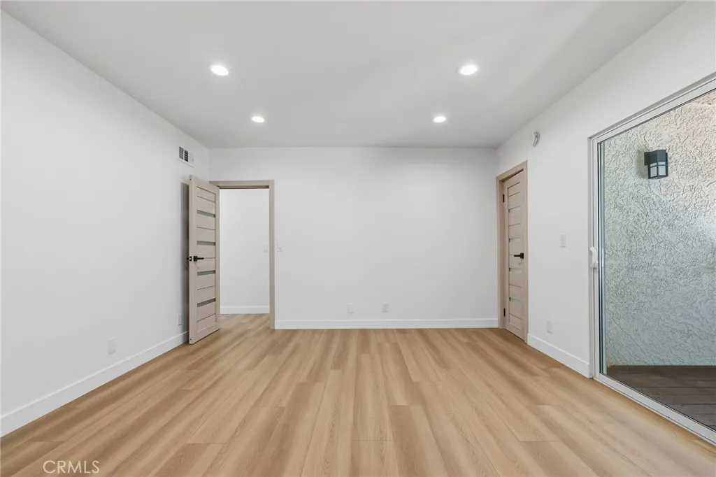 9502 Via Salerno, Burbank, California 91504 home-pic-16