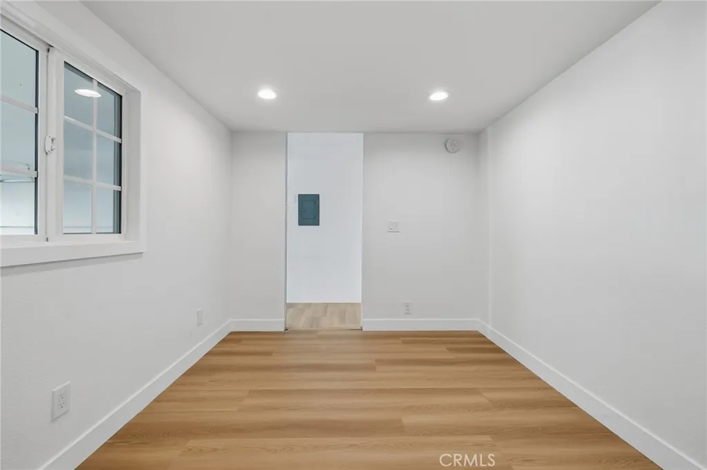 9502 Via Salerno, Burbank, California 91504 home-pic-28